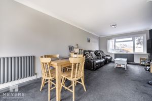 Lounge/Diner- click for photo gallery